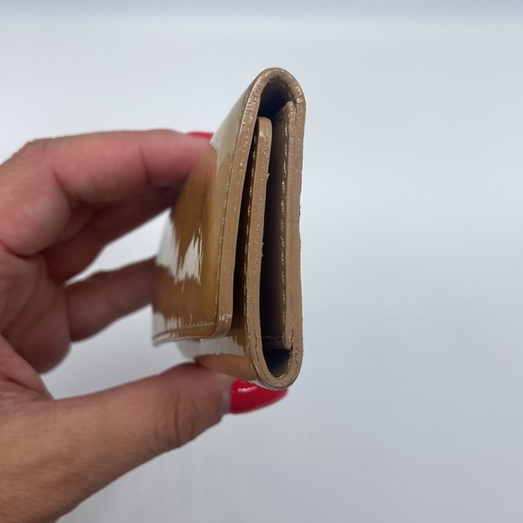 Louis Vuitton Vernis 4 Key Holder - Picture 9 of 10